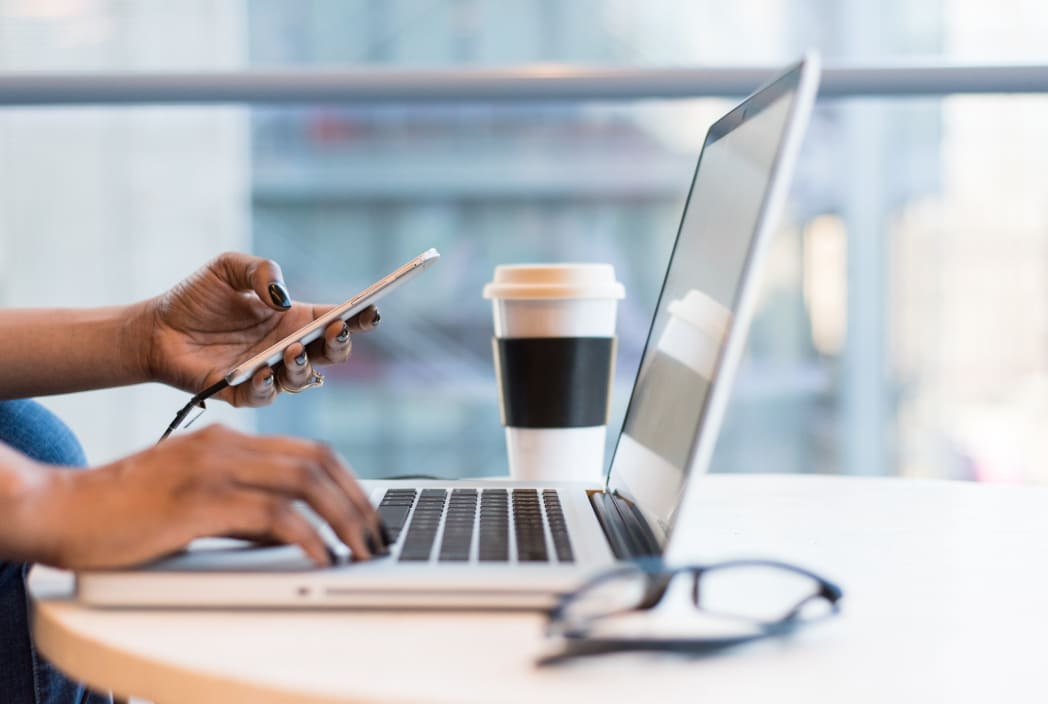 The Merchant’s Guide to Modern eCommerce Platforms - 524x352 (1)