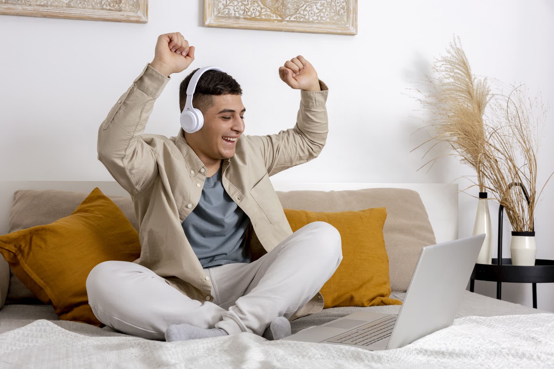 Holiday marketing giveaways