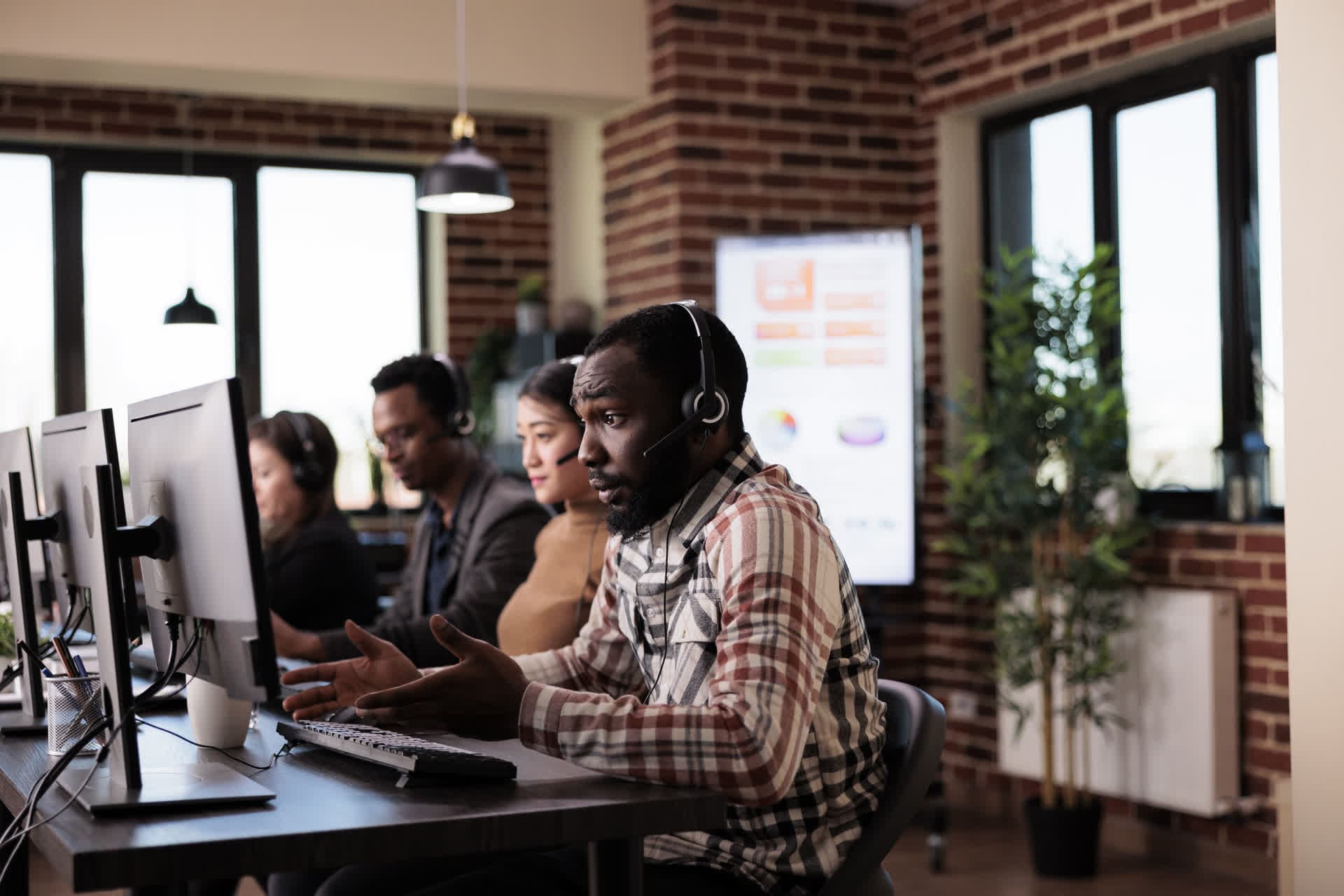 Magento competitors' tech support