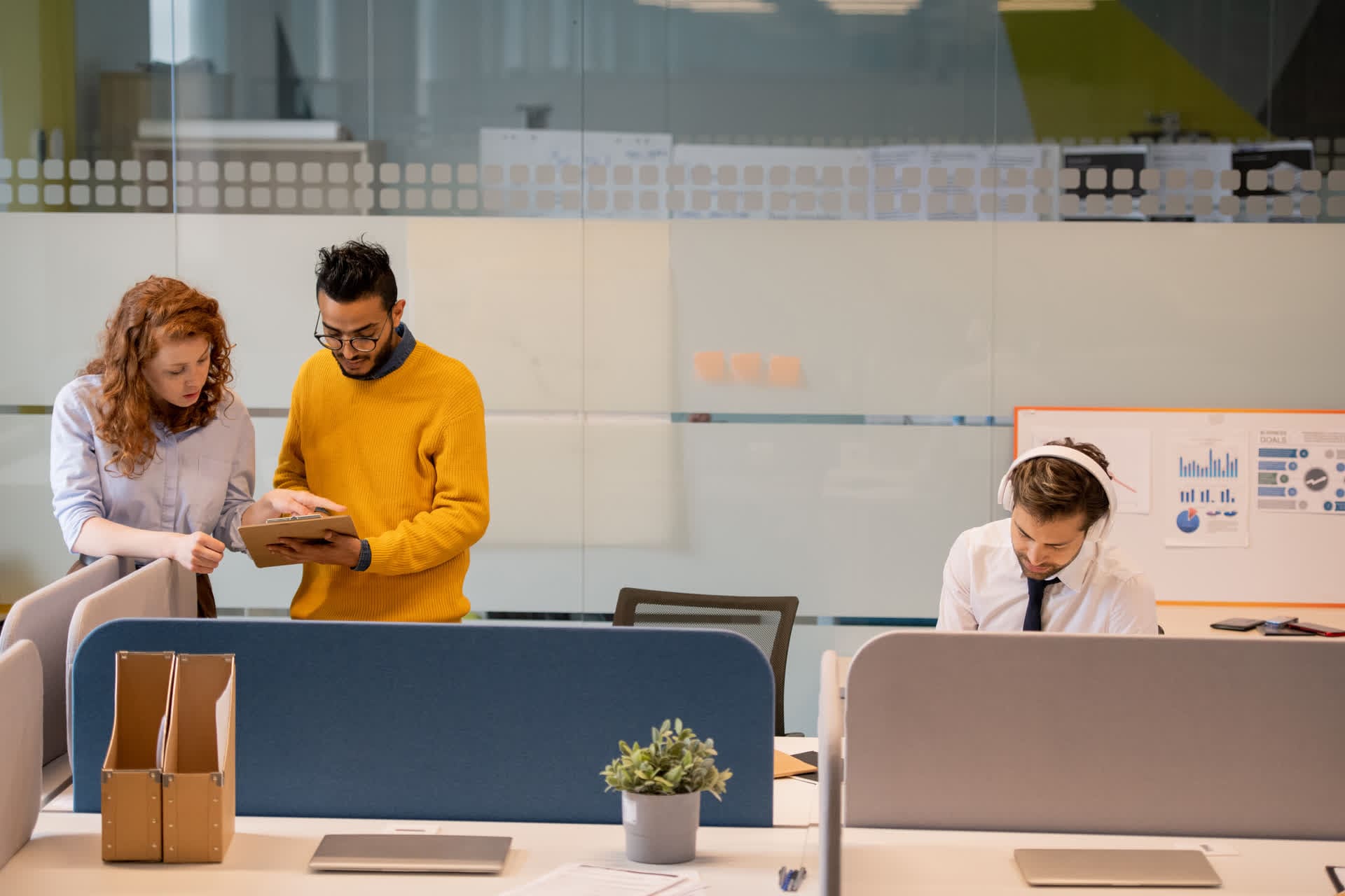 Omnichannel vs. multichannel eCommerce's effects on marketing staff